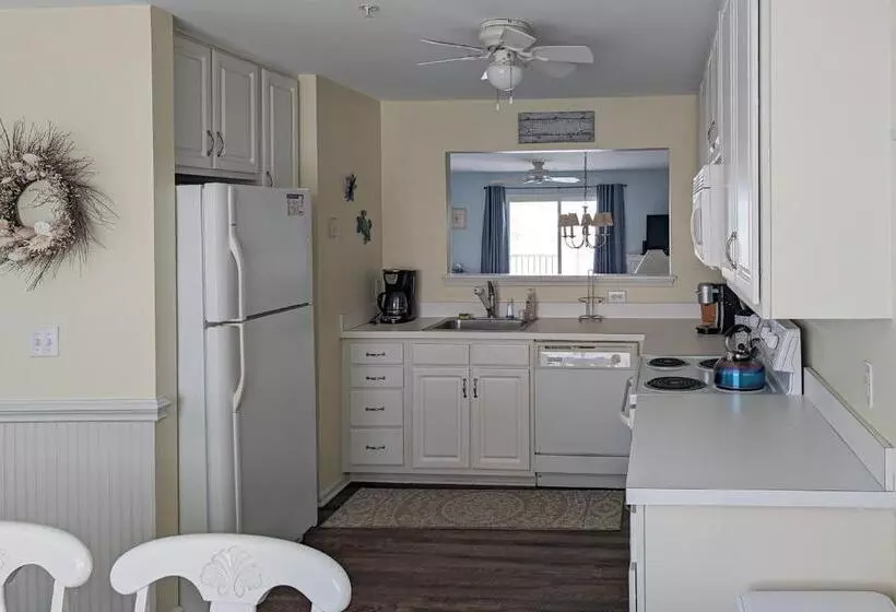 Hotelli Bethany Bay Condos