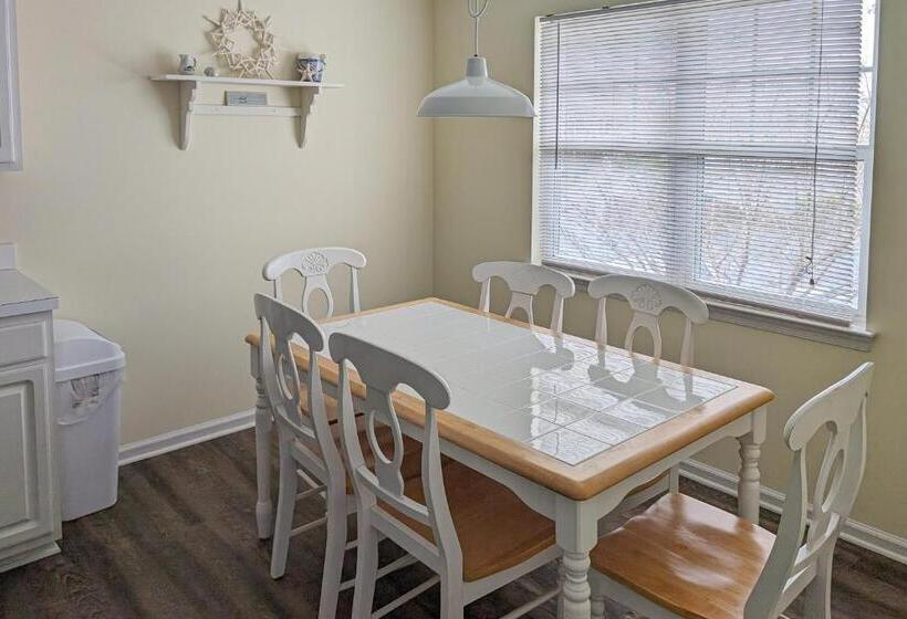 בית מלון כפרי Bethany Bay Condos