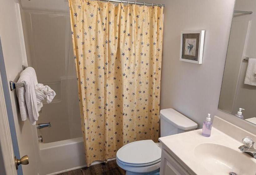 בית מלון כפרי Bethany Bay Condos