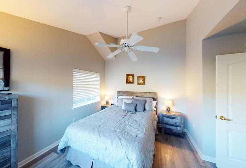 هتل Crazy Horse Condo