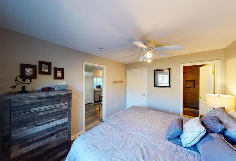 هتل Crazy Horse Condo