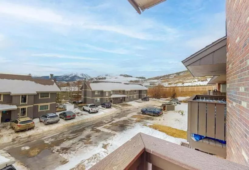 ホテル Mountian View Condo Unit S303