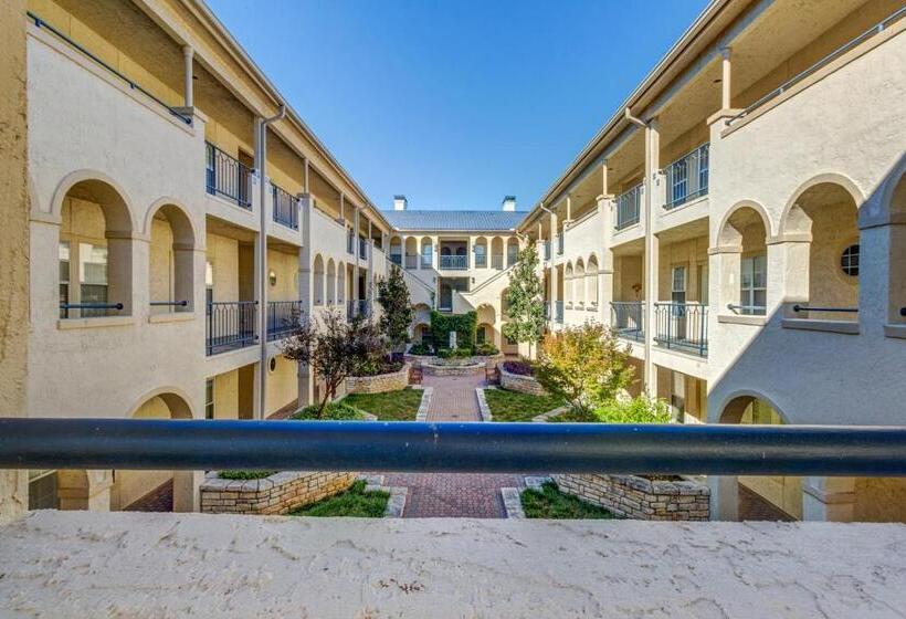 Hotel Texas On The Lake