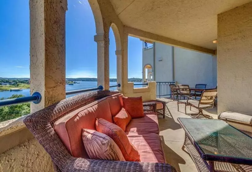 Hotelli Texas On The Lake