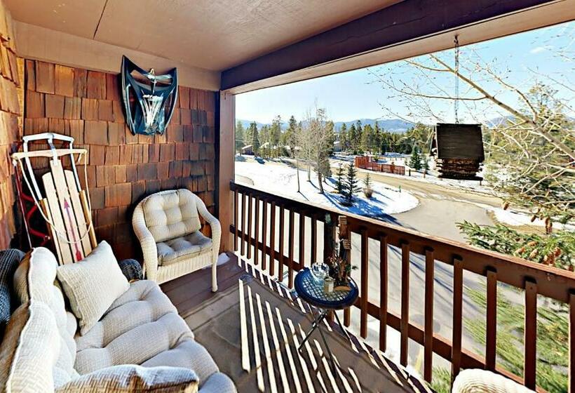 ホテル Jabberwocky 303