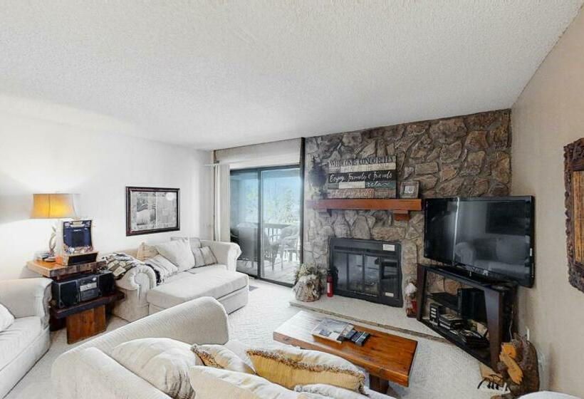 ホテル Jabberwocky 303