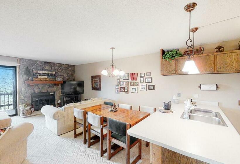 ホテル Jabberwocky 303