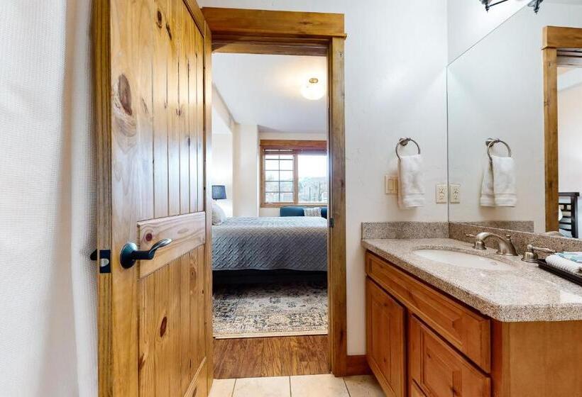 فندق Waterside Village B