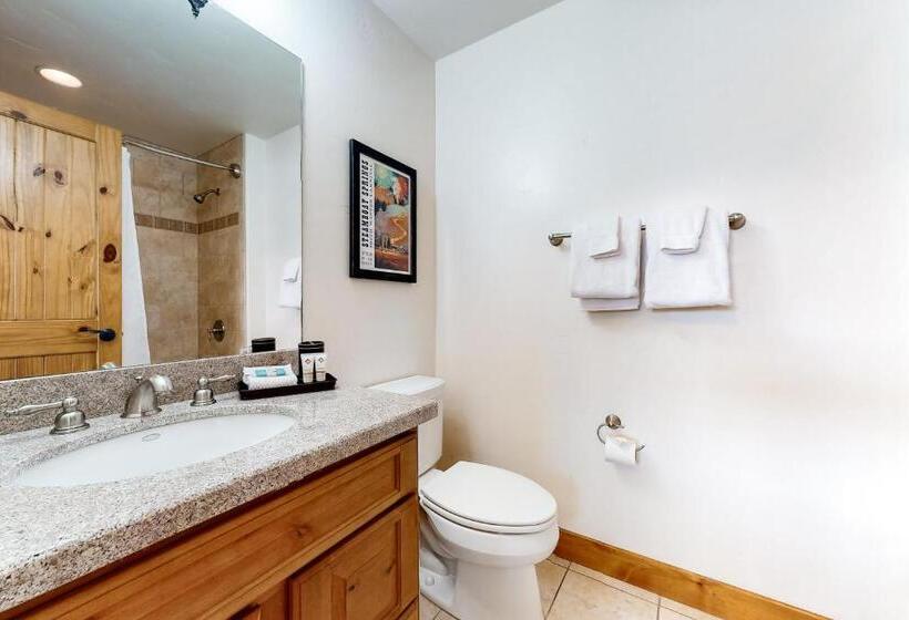 فندق Waterside Village B