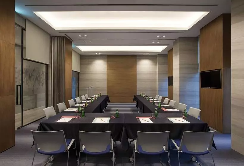 هتل Aloft Seoul Gangnam