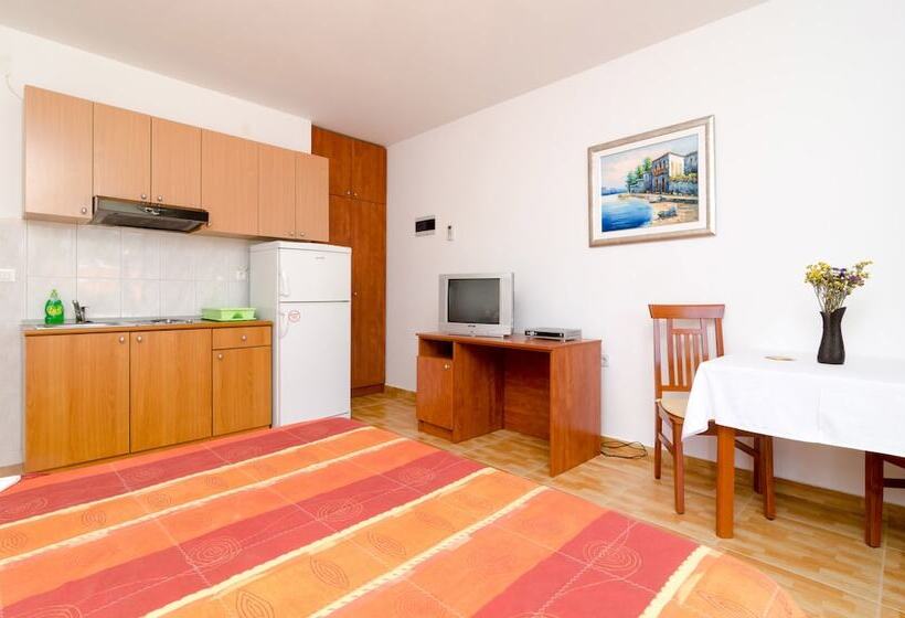 בית מלון כפרי Kusalo Apartments