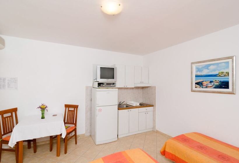 בית מלון כפרי Kusalo Apartments