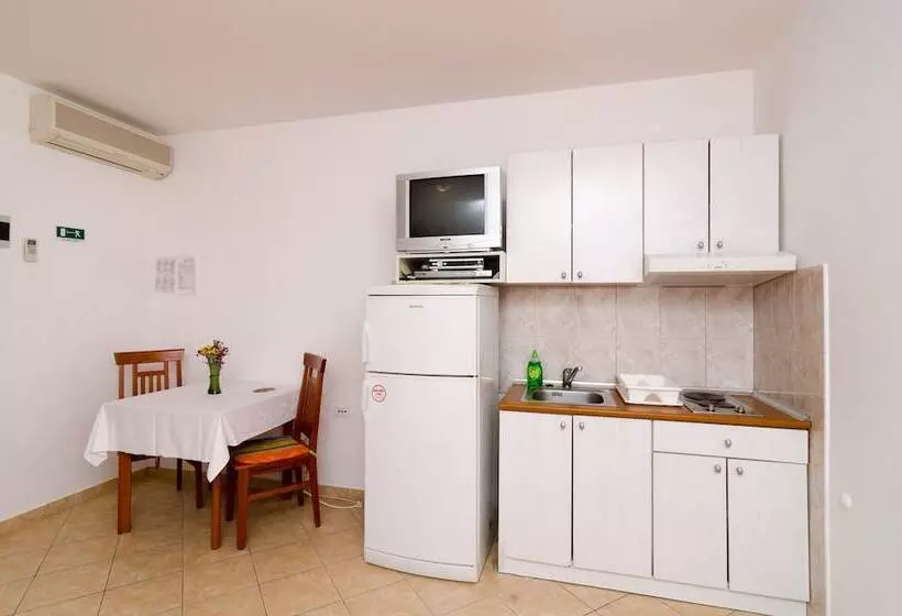 هتل Kusalo Apartments