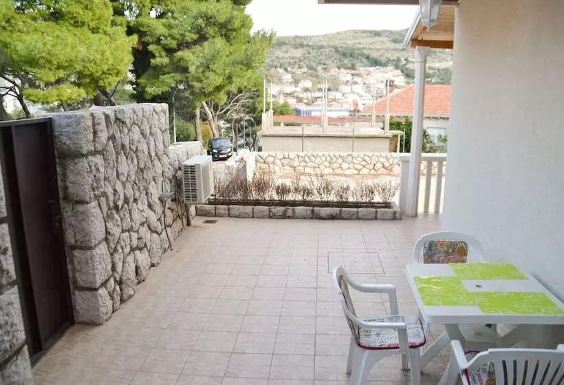 هتل Kusalo Apartments