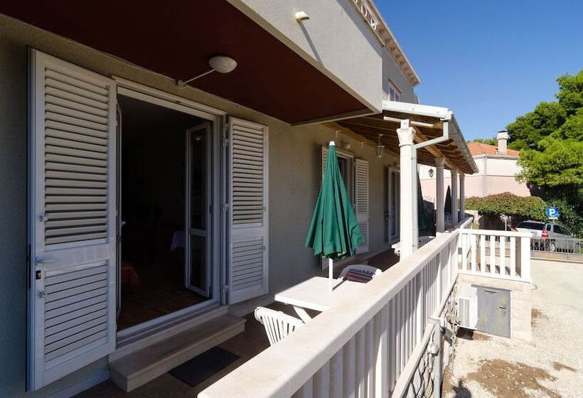 בית מלון כפרי Kusalo Apartments