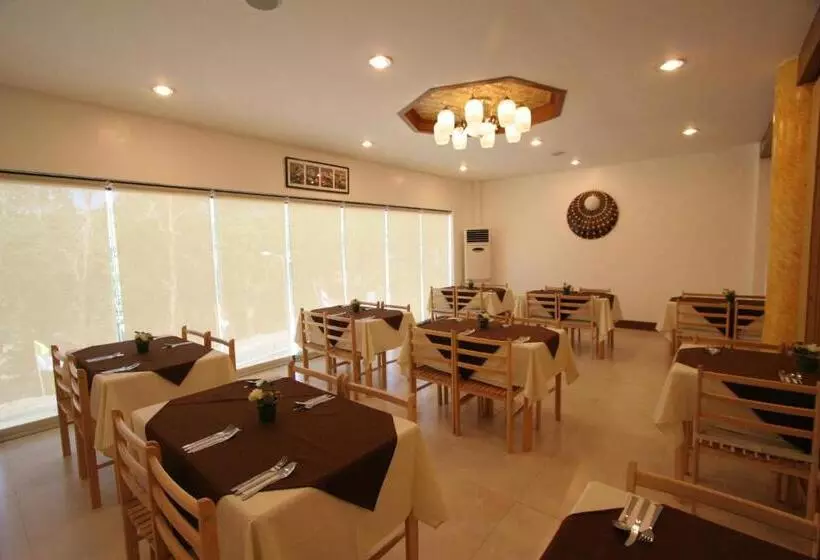 ホテル Coron Hilltop View Resort