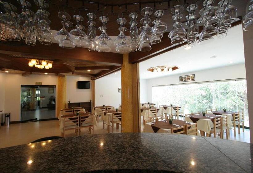 ホテル Coron Hilltop View Resort