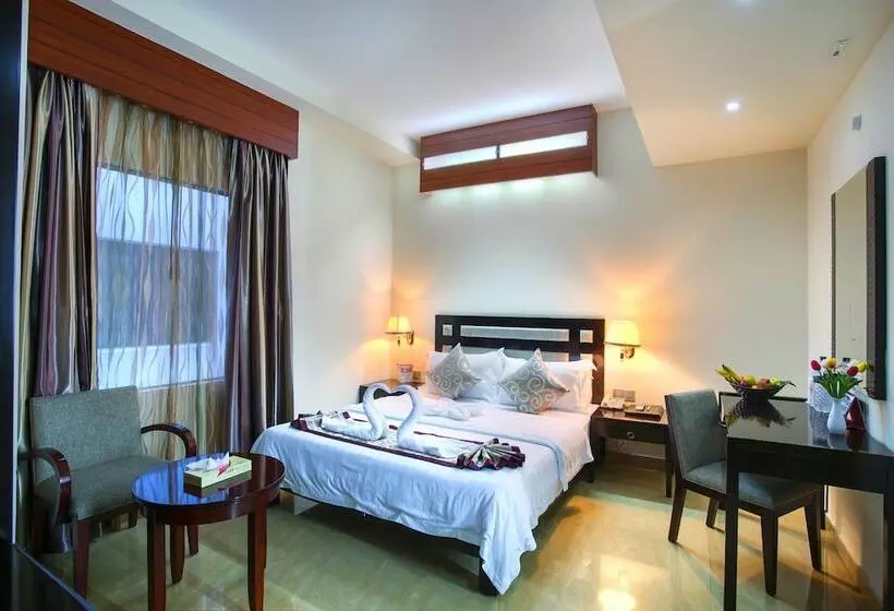 Fars Hotel & Resorts Bar Buffet Pool Spa