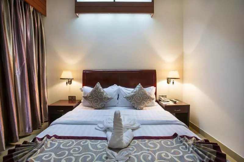 Fars Hotel & Resorts Bar Buffet Pool Spa