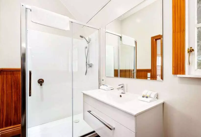 هتل Huka Falls Resort