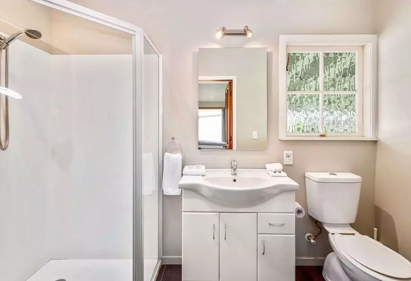 هتل Huka Falls Resort