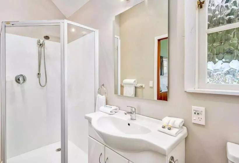 هتل Huka Falls Resort