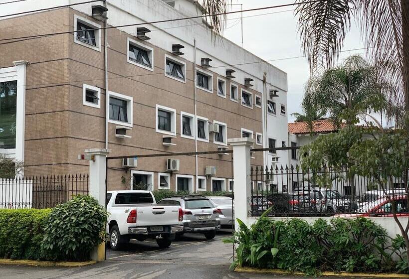 هتل Residencial Pantanal Santa Cruz