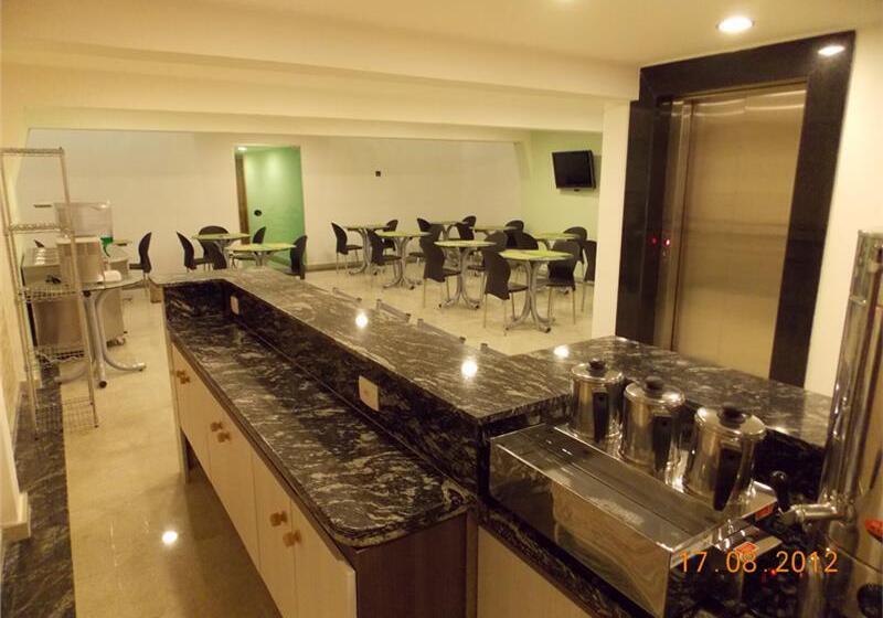 هتل Residencial Pantanal Santa Cruz