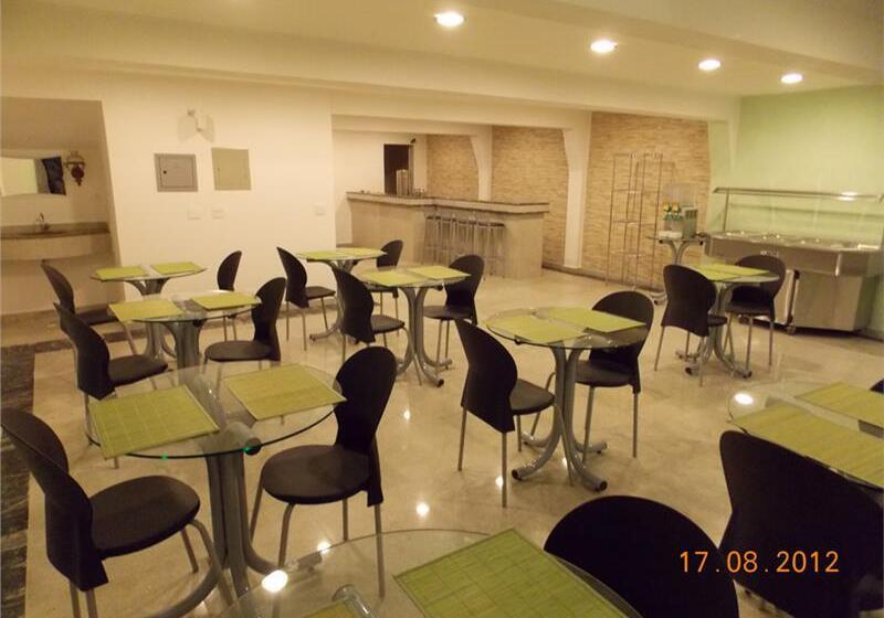 هتل Residencial Pantanal Santa Cruz