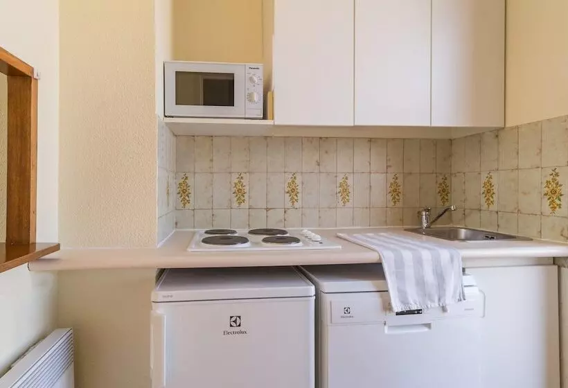 호텔 Résidence Pierre & Vacances Hyeres Le Port