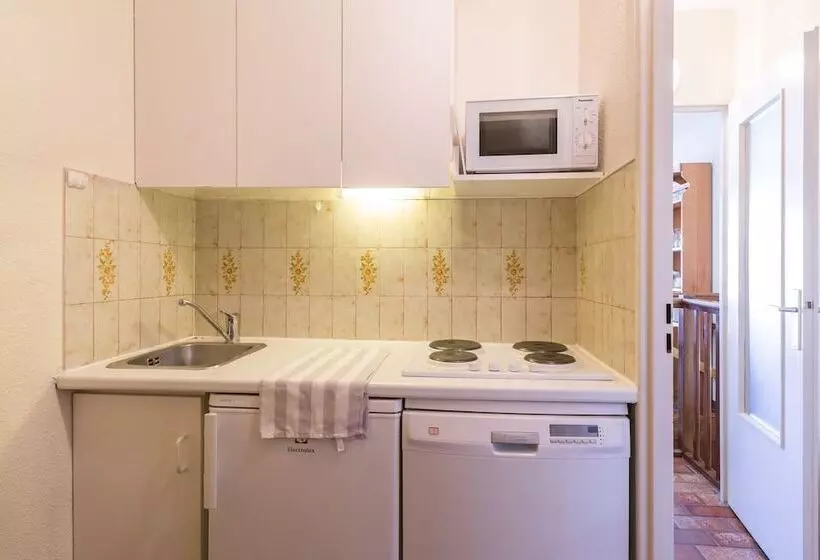 호텔 Résidence Pierre & Vacances Hyeres Le Port