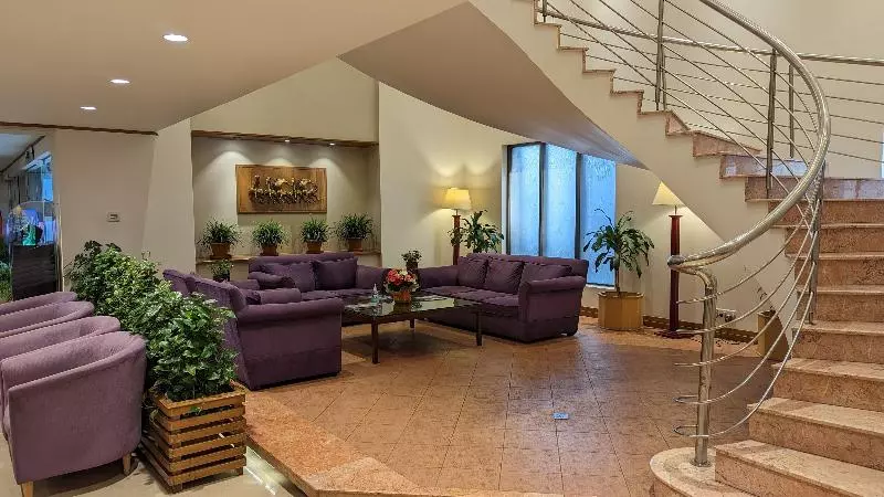 هتل The Peninsula Chittagong Limited