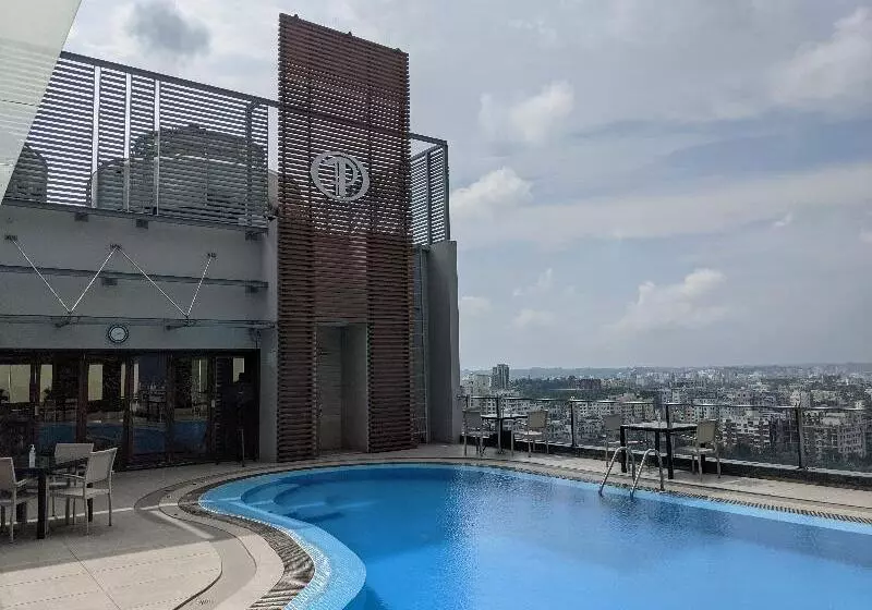 هتل The Peninsula Chittagong Limited