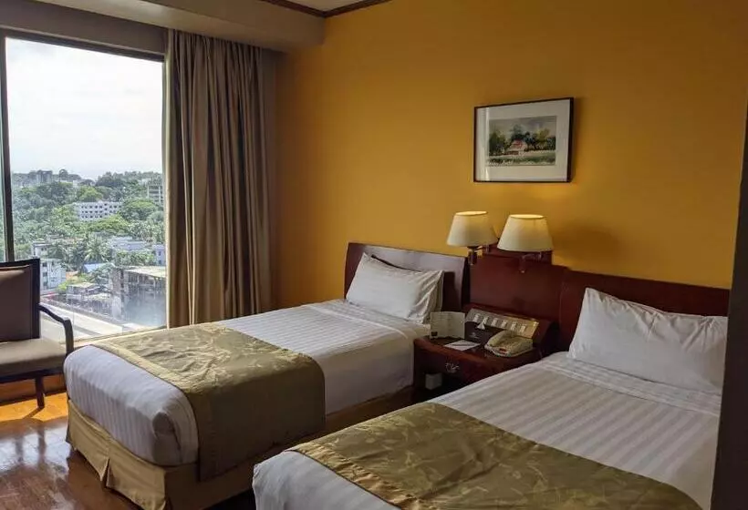 هتل The Peninsula Chittagong Limited