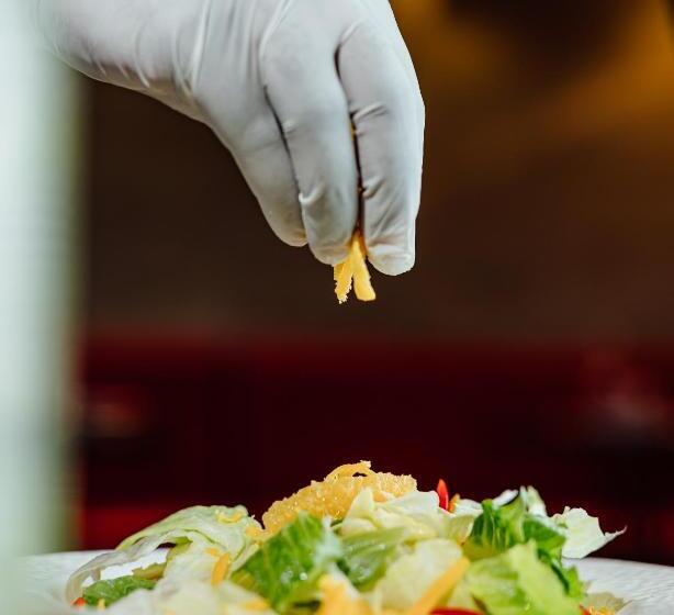 هتل The Peninsula Chittagong Limited