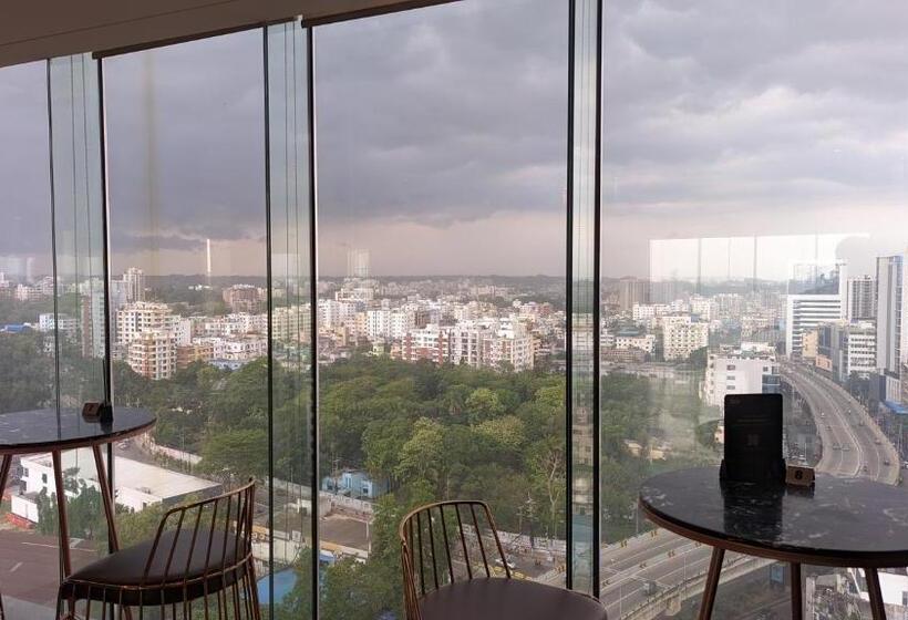 هتل The Peninsula Chittagong Limited