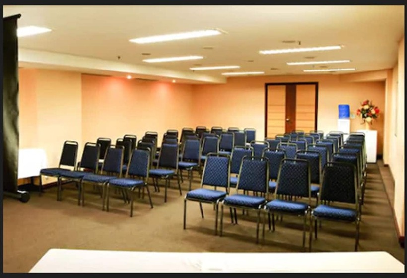 Отель Tower Icarai