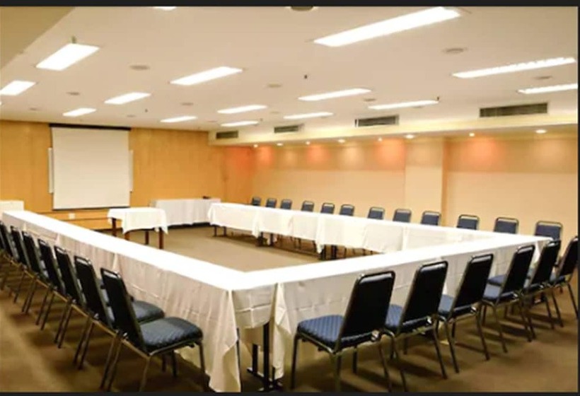 Отель Tower Icarai