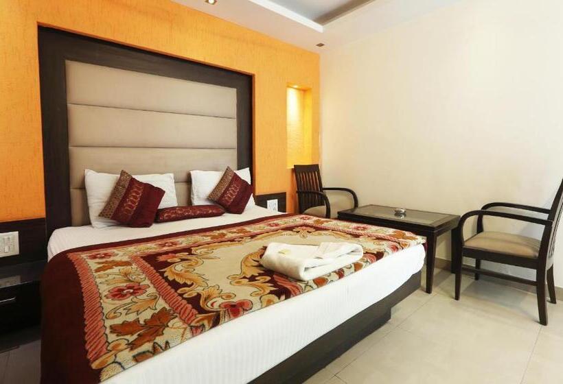 Shri Vinayak At New Delhi Railway Station By Rcg Hotels