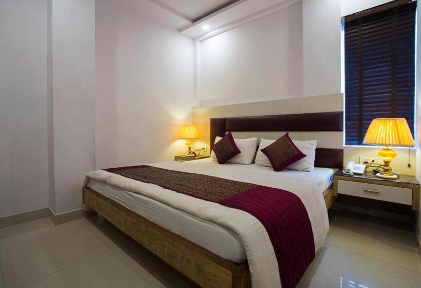 Shri Vinayak At New Delhi Railway Station By Rcg Hotels