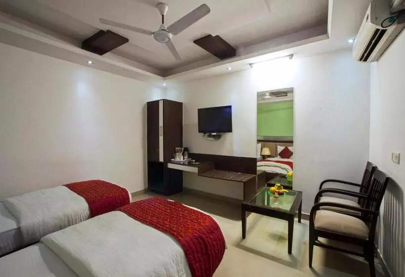 Shri Vinayak At New Delhi Railway Station By Rcg Hotels