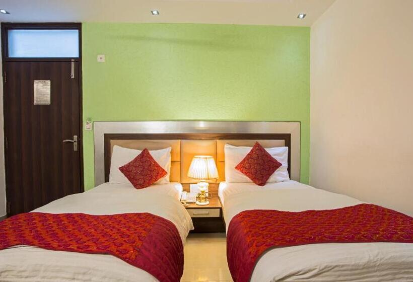 Shri Vinayak At New Delhi Railway Station By Rcg Hotels