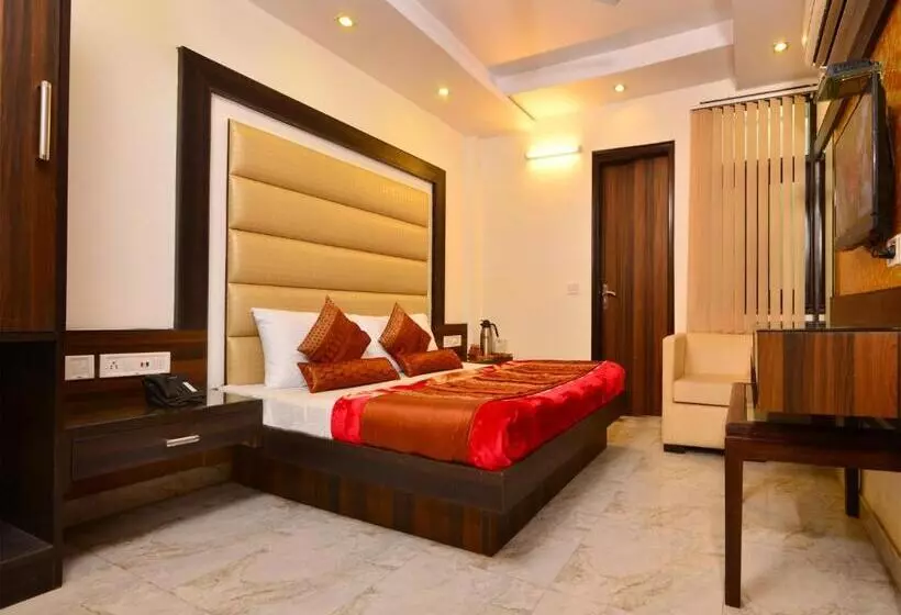 Shri Vinayak At New Delhi Railway Station By Rcg Hotels