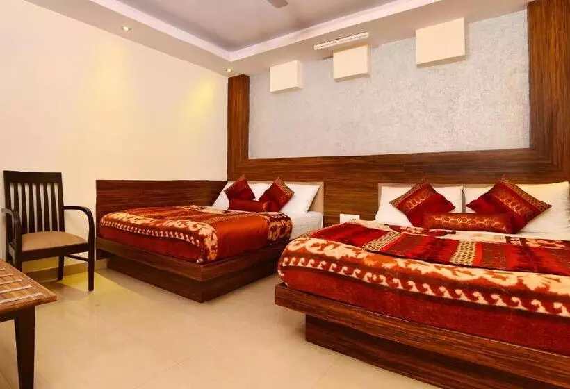 Shri Vinayak At New Delhi Railway Station By Rcg Hotels