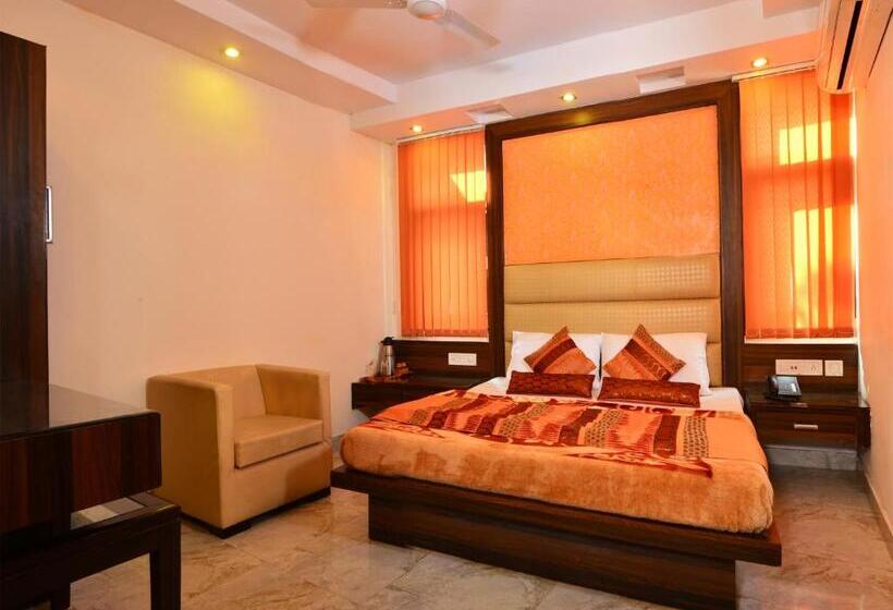 Shri Vinayak At New Delhi Railway Station By Rcg Hotels