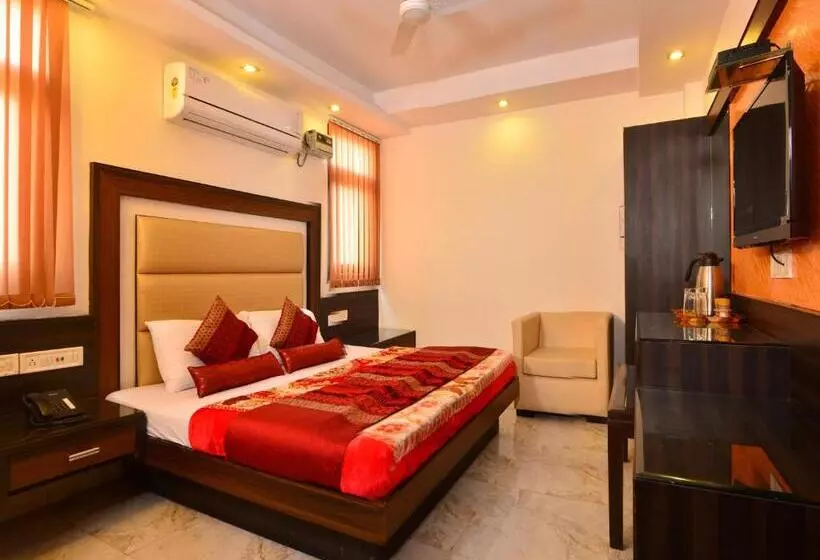 Shri Vinayak At New Delhi Railway Station By Rcg Hotels