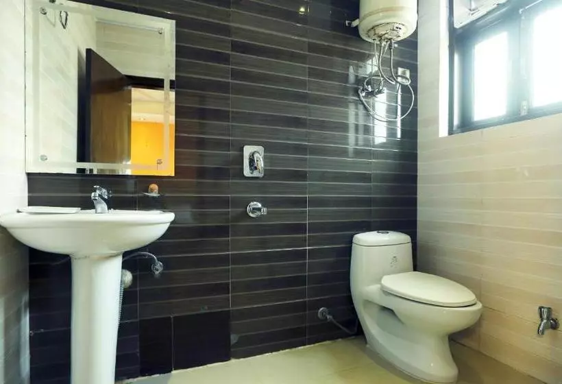 Shri Vinayak At New Delhi Railway Station By Rcg Hotels