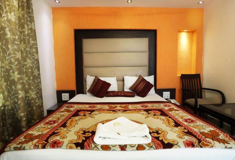 Shri Vinayak At New Delhi Railway Station By Rcg Hotels