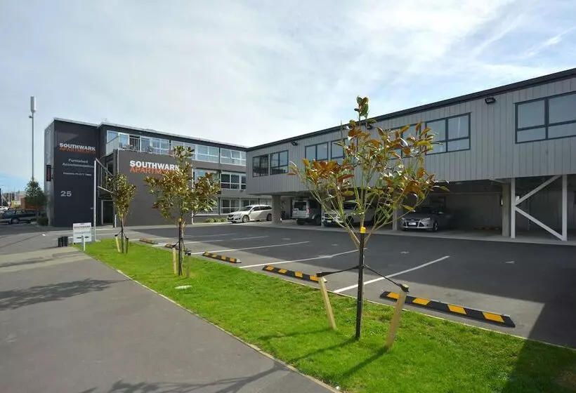 Southwark Hotel & Apartments