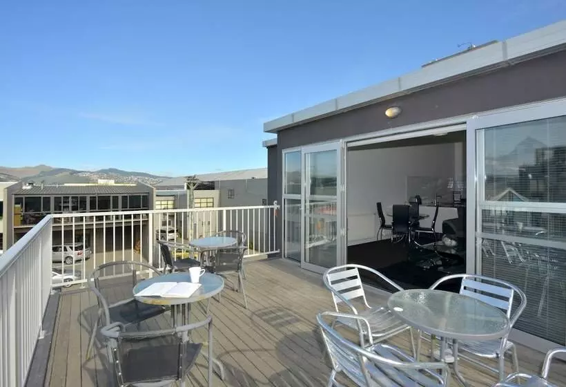 Southwark Hotel & Apartments